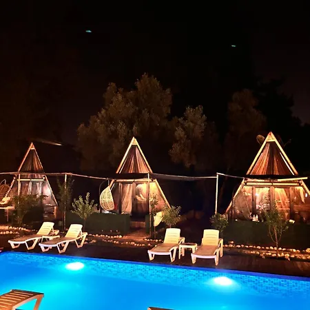 Antalya Havuzlu Luxusní stan